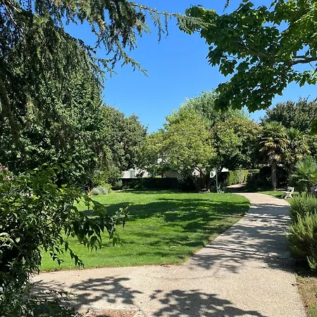T2 - Avec Piscine Et Parc * Marans (Charente-Maritime)
